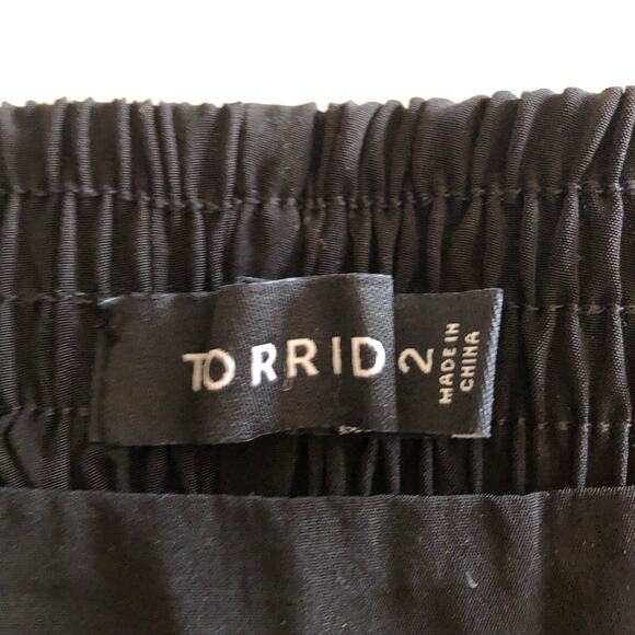 Torrid Shorts 18 | 20 Black 2 Drawstring Front Pockets Flowy - Picture 8 of 9
